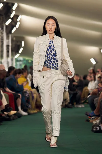 Look 40